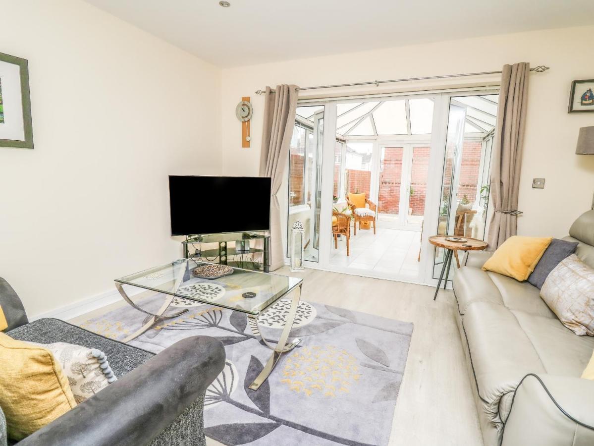 6 Erwr Brenhinoedd Villa Ammanford Exteriör bild