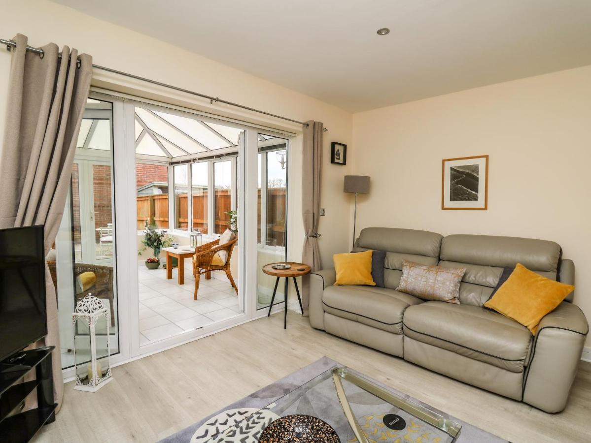 6 Erwr Brenhinoedd Villa Ammanford Exteriör bild