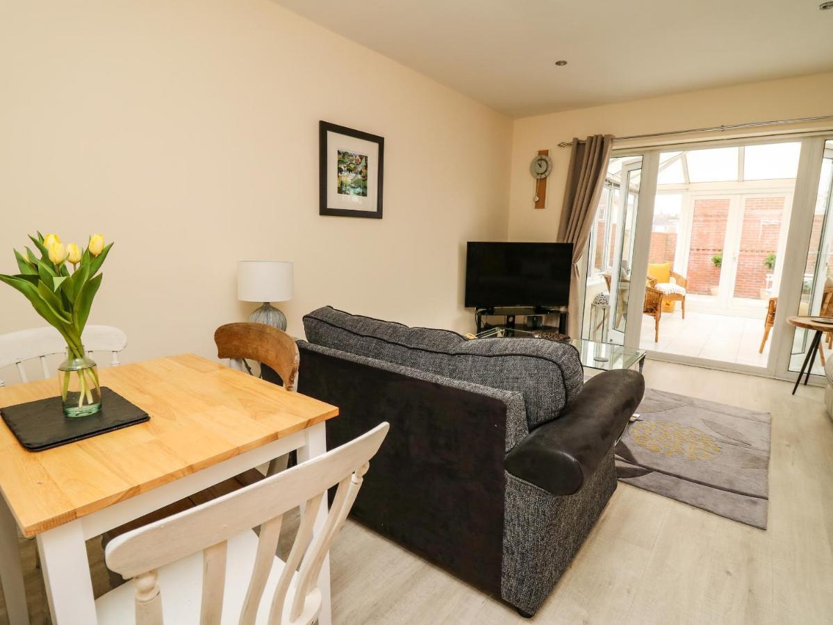 6 Erwr Brenhinoedd Villa Ammanford Exteriör bild