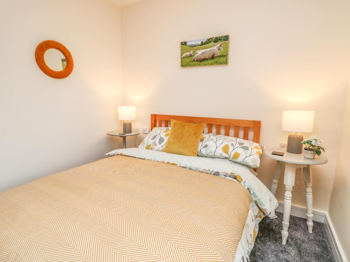 6 Erwr Brenhinoedd Villa Ammanford Exteriör bild