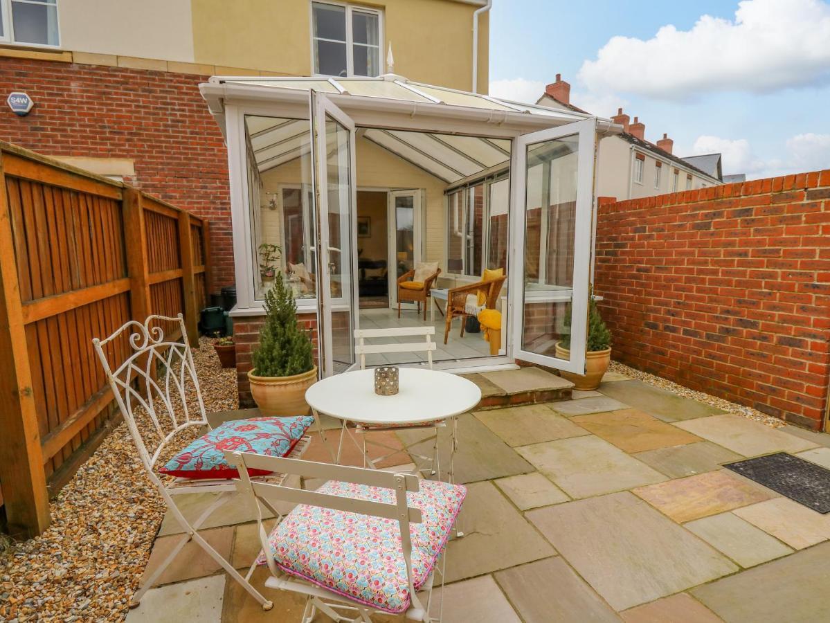 6 Erwr Brenhinoedd Villa Ammanford Exteriör bild