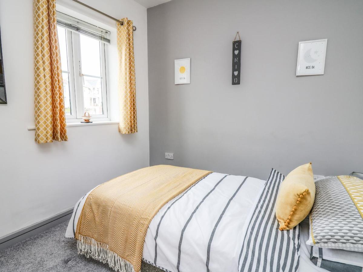 6 Erwr Brenhinoedd Villa Ammanford Exteriör bild