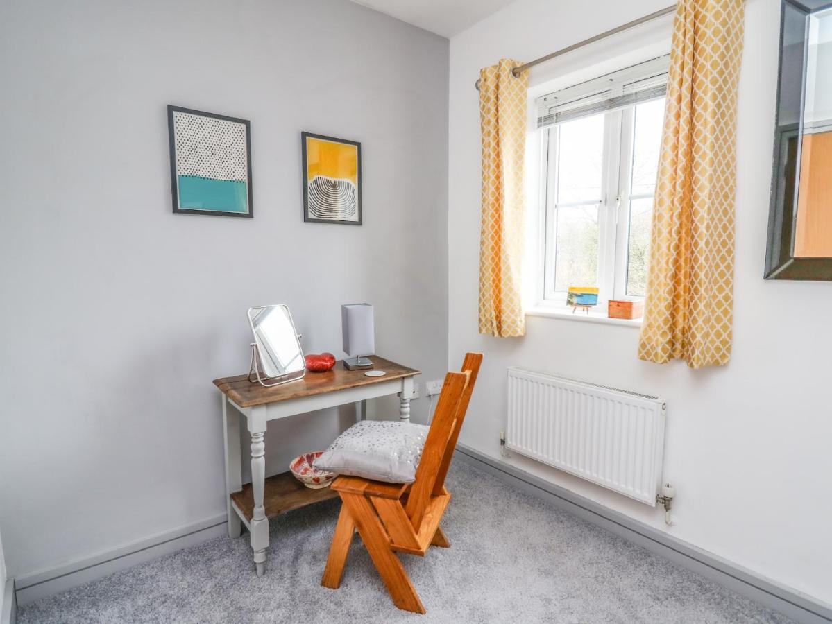 6 Erwr Brenhinoedd Villa Ammanford Exteriör bild
