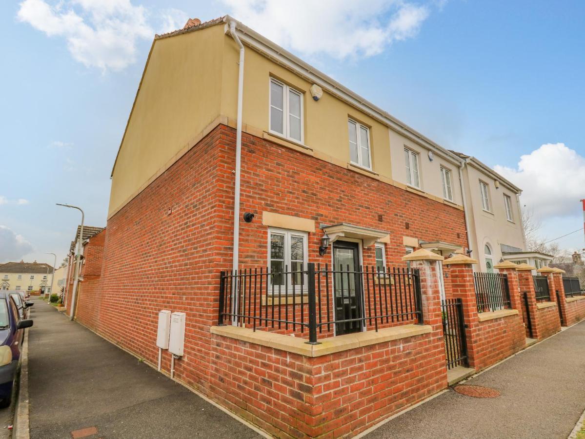 6 Erwr Brenhinoedd Villa Ammanford Exteriör bild